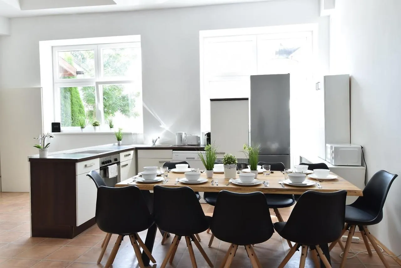 Riesiges Zentrales Apartment Mit Parkplatz Ίνσμπρουκ