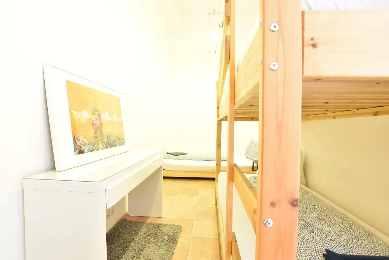 Riesiges Zentrales Apartment Mit Parkplatz Ίνσμπρουκ 0*,